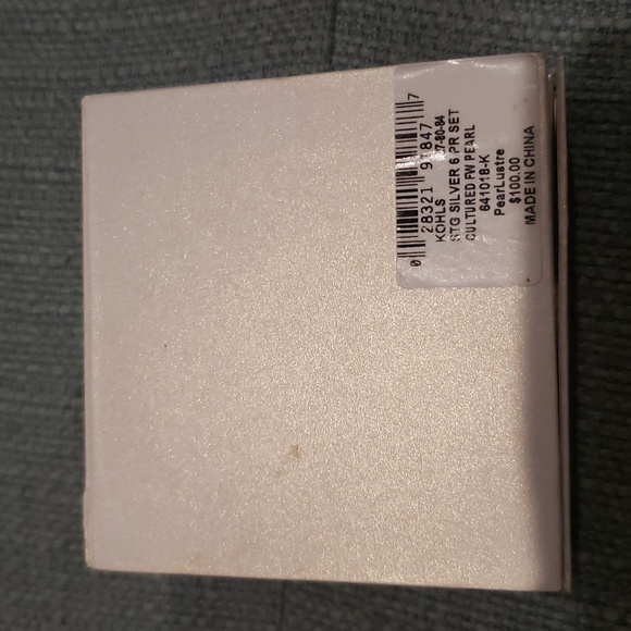 Sterling pearl earrings - Picture 3 of 3